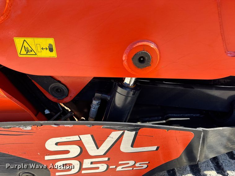 image for item DW6662 2017 Kubota SVL95-2S tracked skid steer loader