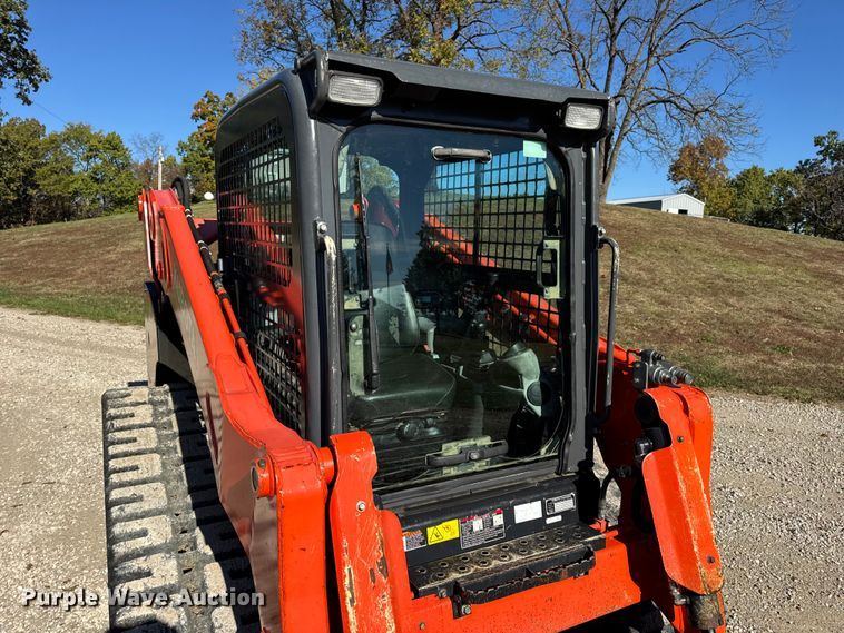 image for item DW6662 2017 Kubota SVL95-2S tracked skid steer loader