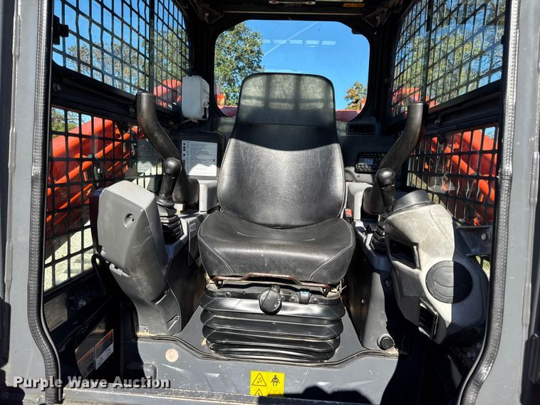 image for item DW6662 2017 Kubota SVL95-2S tracked skid steer loader