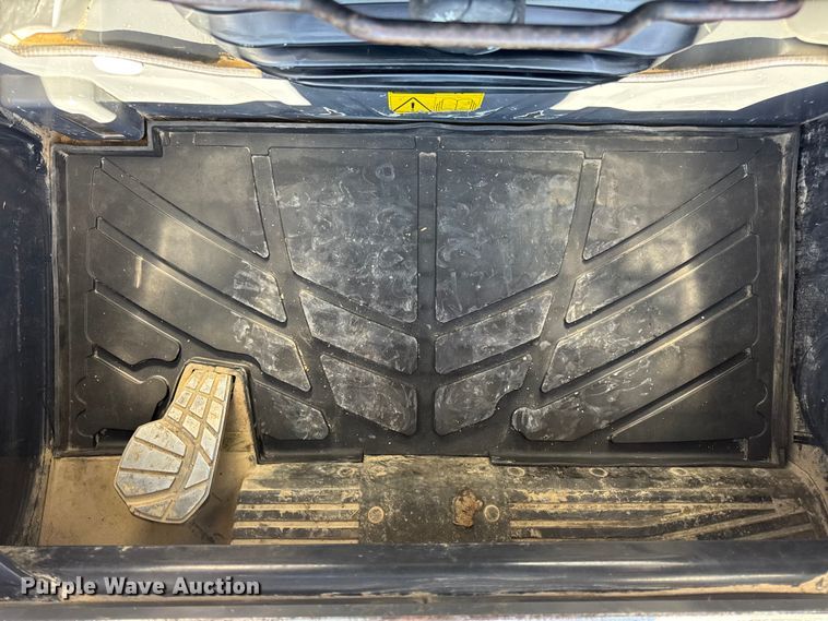 image for item DW6662 2017 Kubota SVL95-2S tracked skid steer loader