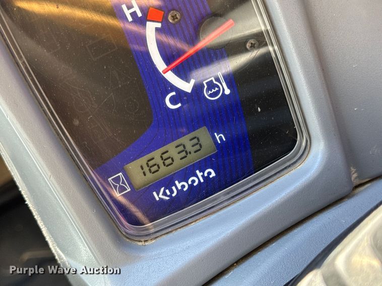 image for item DW6662 2017 Kubota SVL95-2S tracked skid steer loader