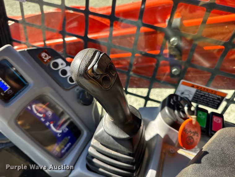 image for item DW6662 2017 Kubota SVL95-2S tracked skid steer loader