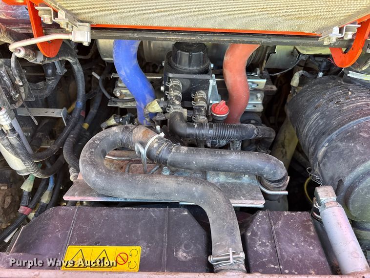 image for item DW6662 2017 Kubota SVL95-2S tracked skid steer loader