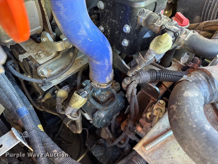 image for item DW6662 2017 Kubota SVL95-2S tracked skid steer loader