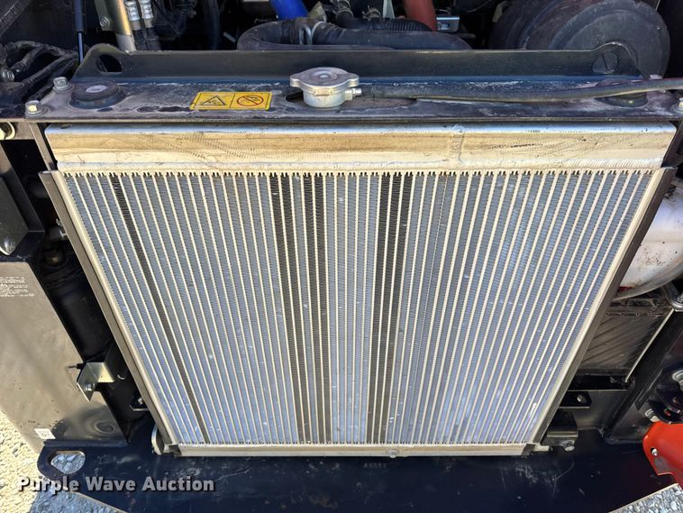 image for item DW6662 2017 Kubota SVL95-2S tracked skid steer loader