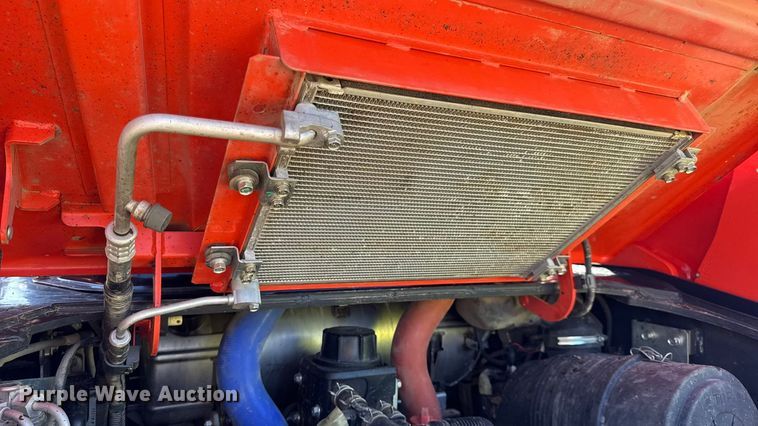 image for item DW6662 2017 Kubota SVL95-2S tracked skid steer loader