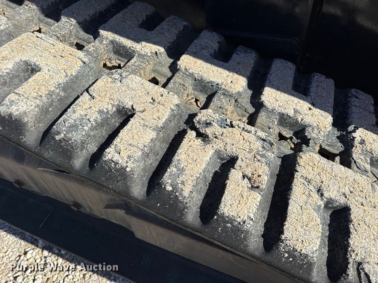 image for item DW6662 2017 Kubota SVL95-2S tracked skid steer loader