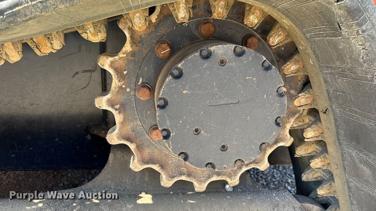 image for item DW6662 2017 Kubota SVL95-2S tracked skid steer loader