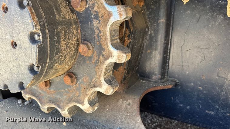 image for item DW6662 2017 Kubota SVL95-2S tracked skid steer loader