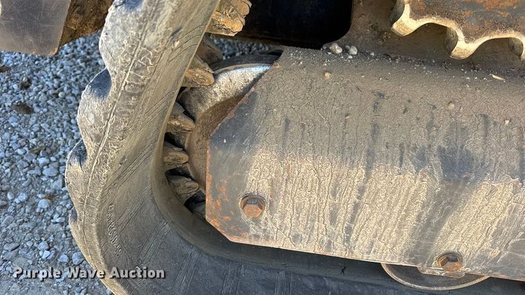 image for item DW6662 2017 Kubota SVL95-2S tracked skid steer loader