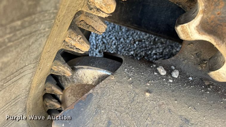 image for item DW6662 2017 Kubota SVL95-2S tracked skid steer loader