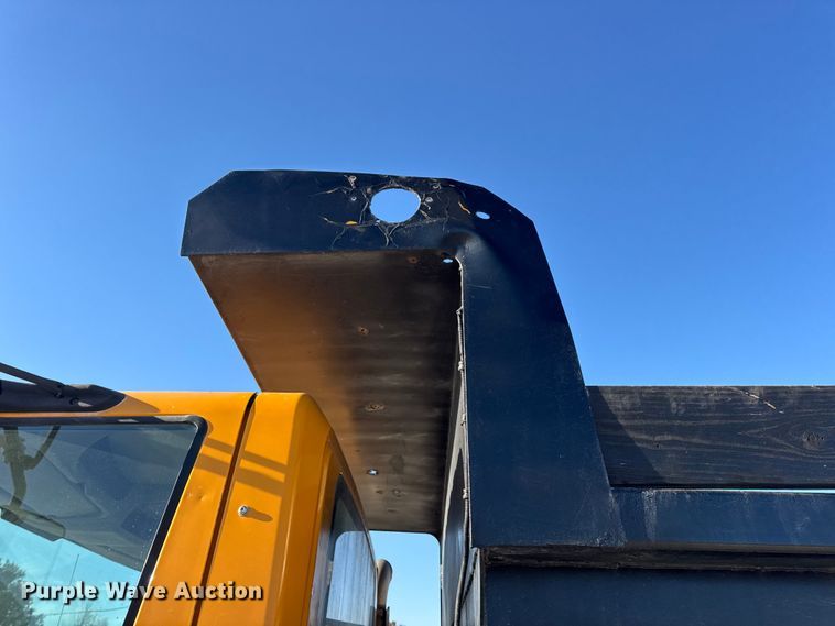 image for item DW6675 2009 International 7500 dump truck