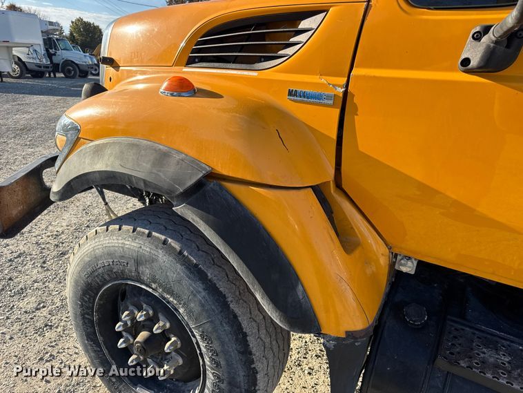 image for item DW6675 2009 International 7500 dump truck