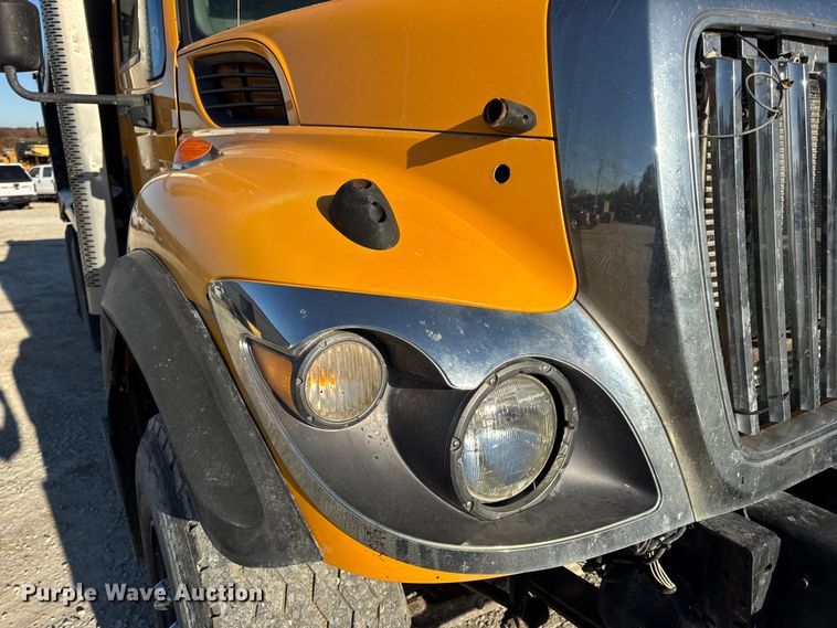 image for item DW6675 2009 International 7500 dump truck