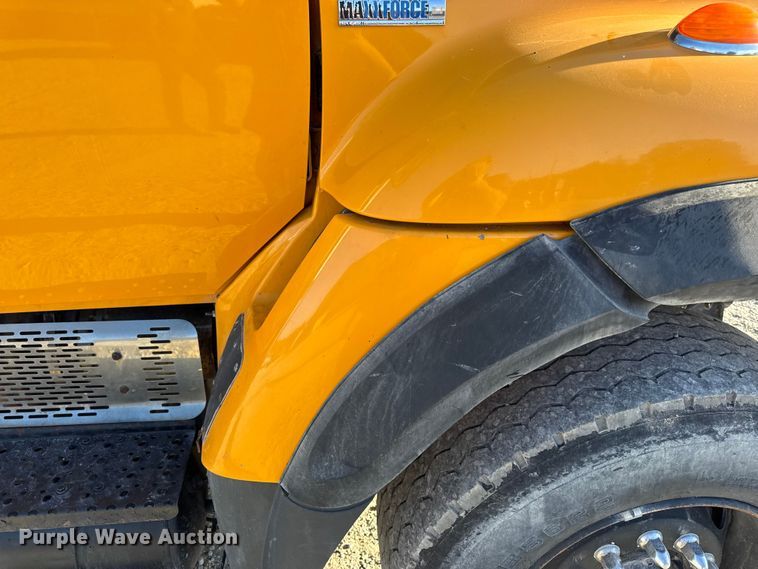 image for item DW6675 2009 International 7500 dump truck