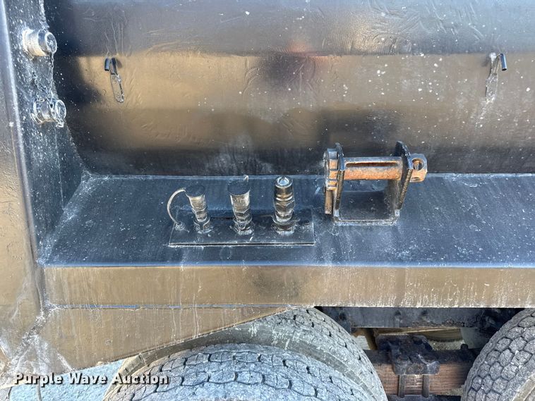 image for item DW6675 2009 International 7500 dump truck