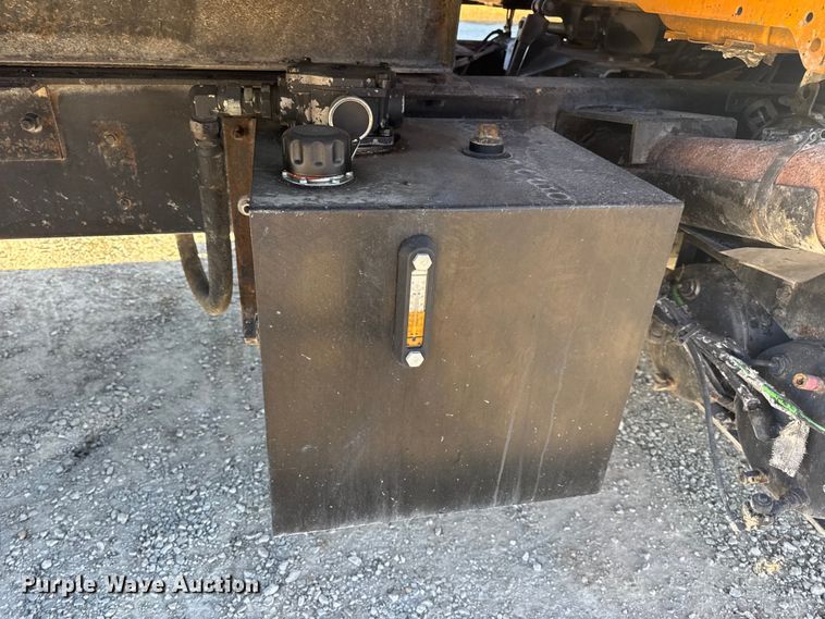 image for item DW6675 2009 International 7500 dump truck