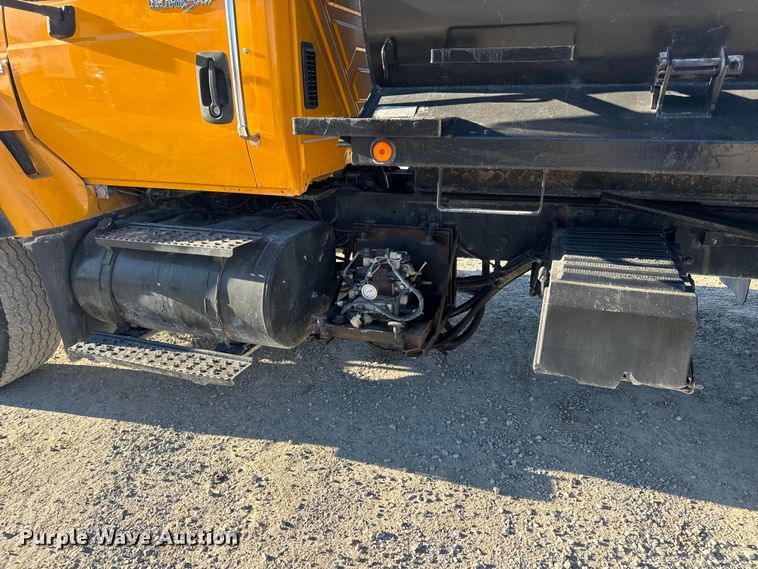 image for item DW6675 2009 International 7500 dump truck