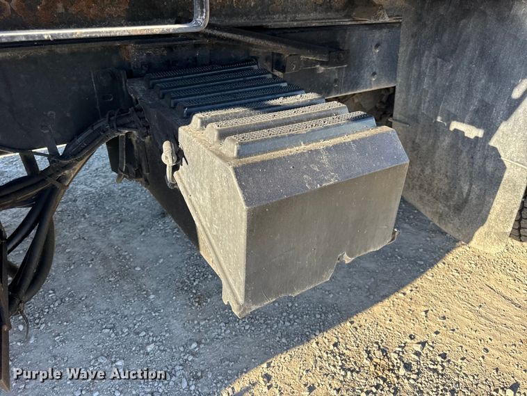 image for item DW6675 2009 International 7500 dump truck