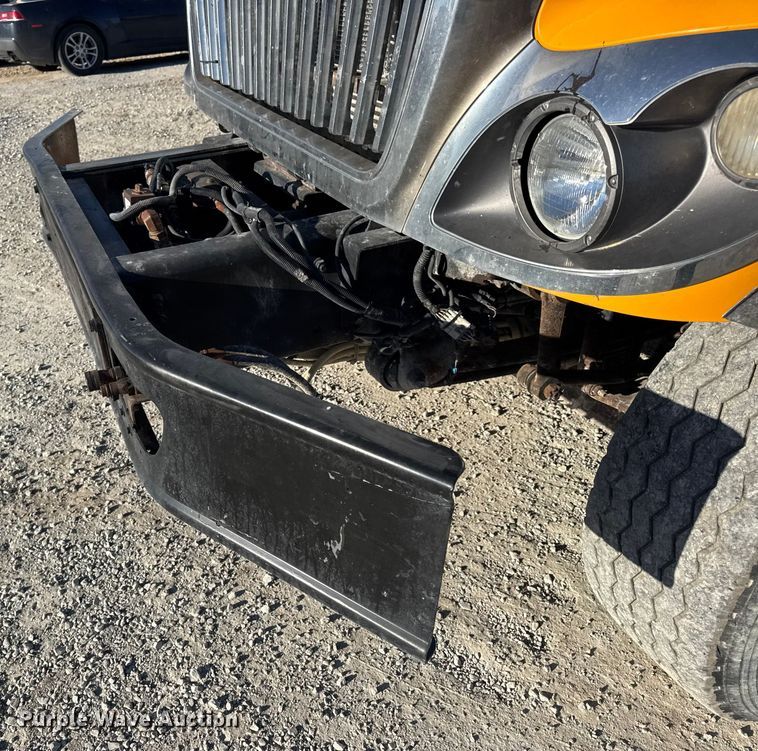 image for item DW6675 2009 International 7500 dump truck