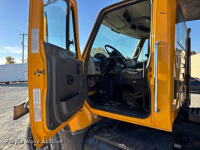 image for item DW6675 2009 International 7500 dump truck