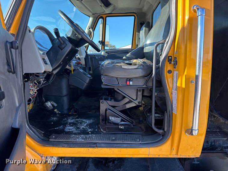image for item DW6675 2009 International 7500 dump truck