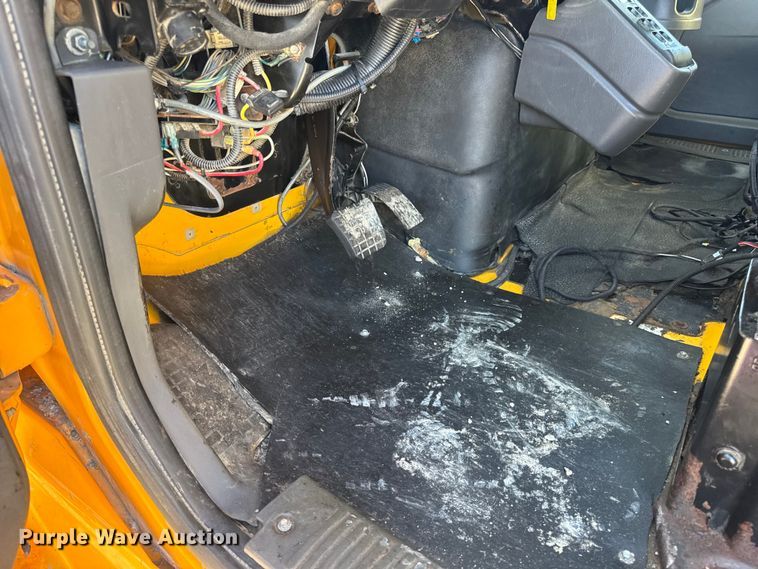 image for item DW6675 2009 International 7500 dump truck