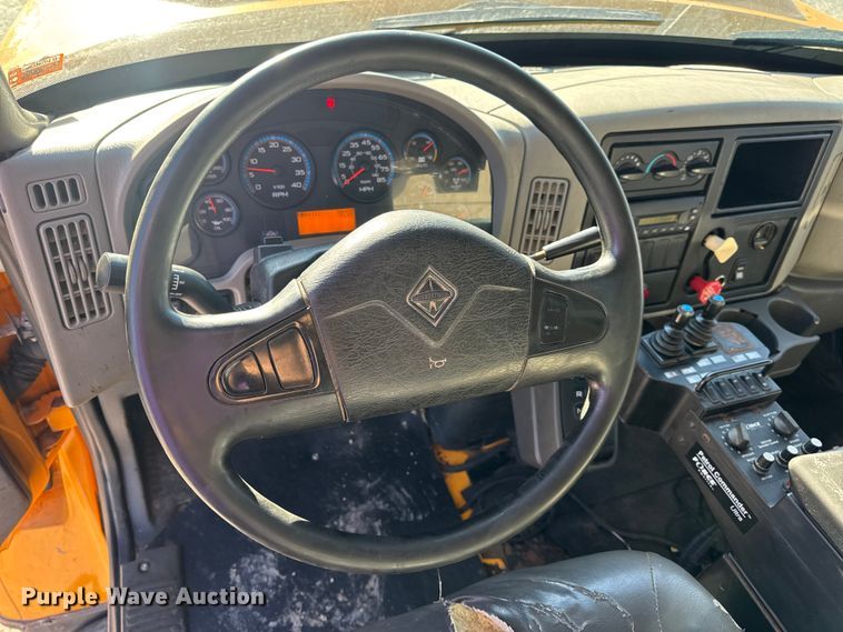 image for item DW6675 2009 International 7500 dump truck