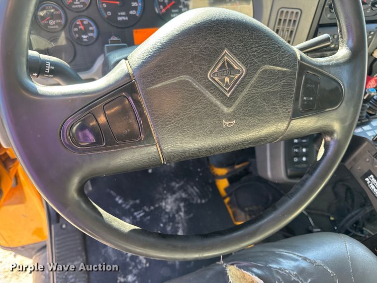 image for item DW6675 2009 International 7500 dump truck