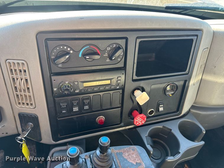 image for item DW6675 2009 International 7500 dump truck