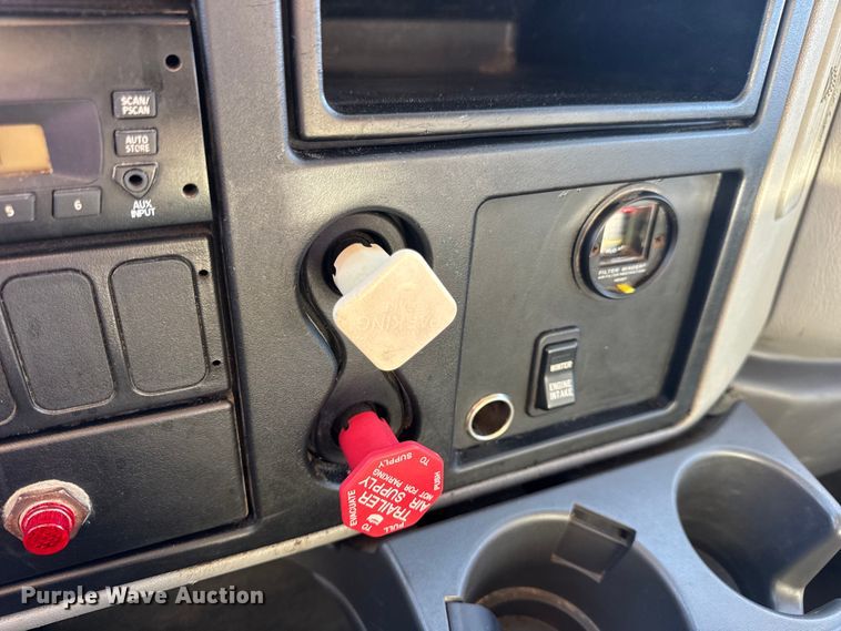 image for item DW6675 2009 International 7500 dump truck