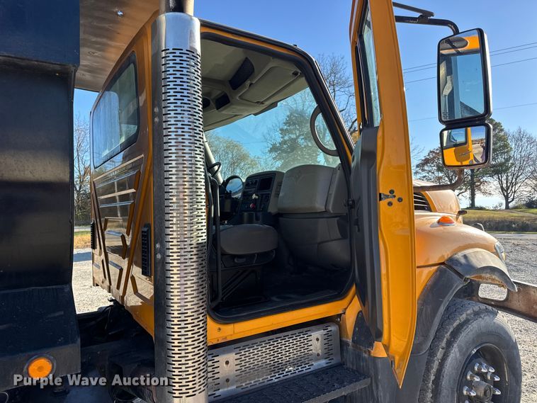 image for item DW6675 2009 International 7500 dump truck