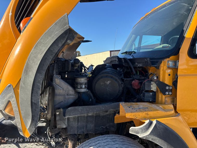 image for item DW6675 2009 International 7500 dump truck