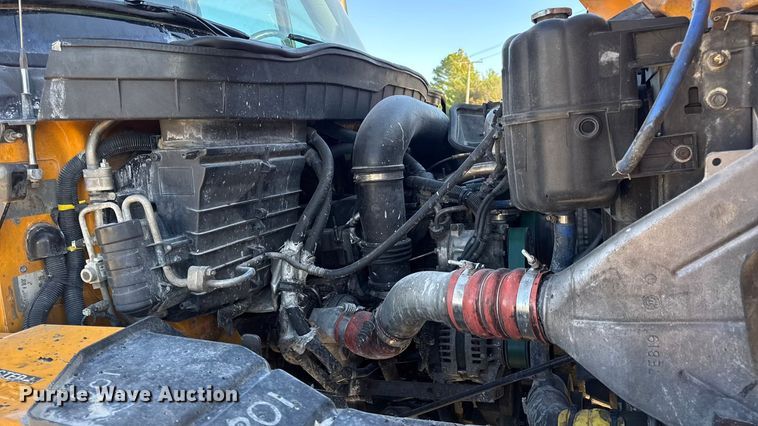 image for item DW6675 2009 International 7500 dump truck