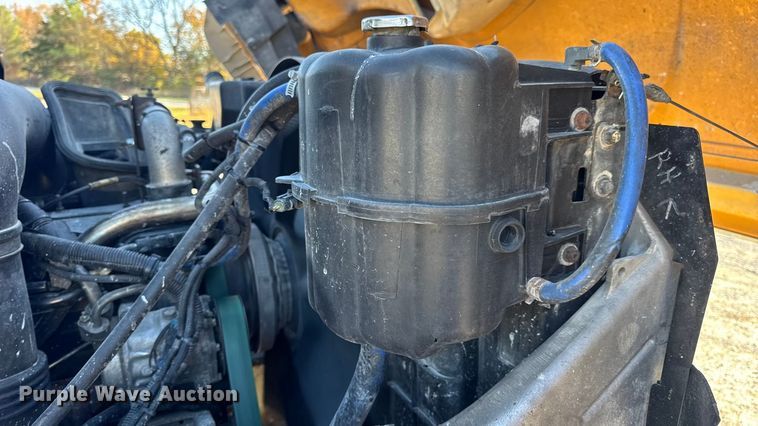 image for item DW6675 2009 International 7500 dump truck