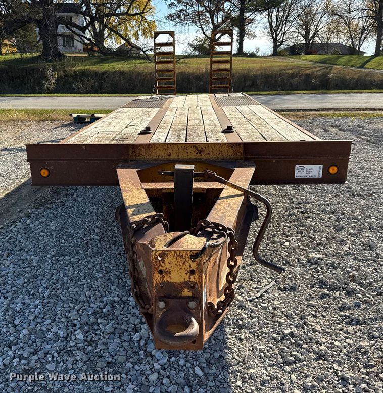 image for item DW6677 1998 Butler Trailer Mfg. B-3030-FD equipment trailer