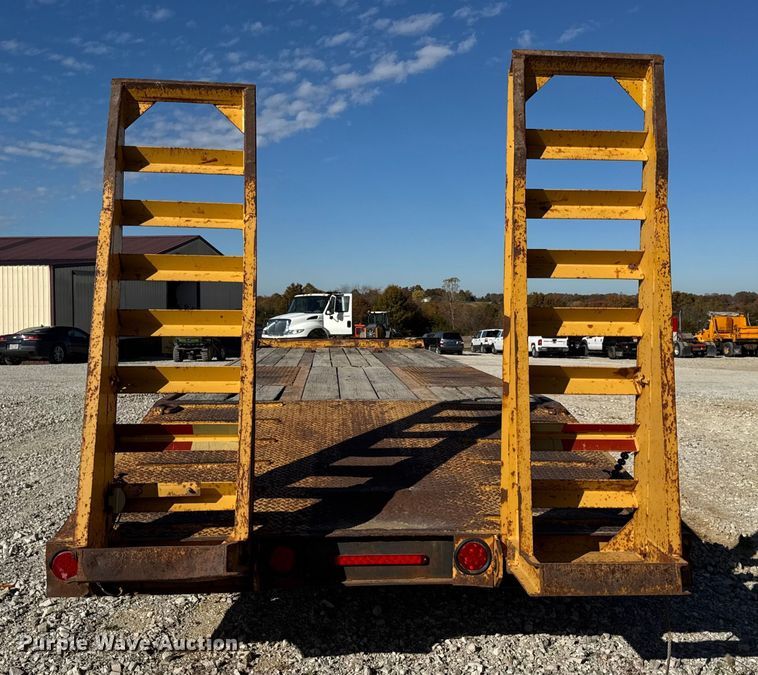 image for item DW6677 1998 Butler Trailer Mfg. B-3030-FD equipment trailer