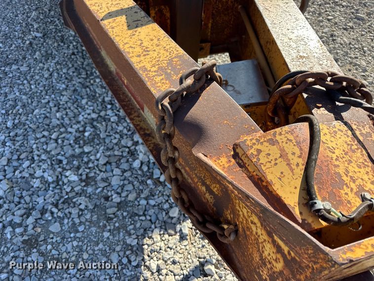 image for item DW6677 1998 Butler Trailer Mfg. B-3030-FD equipment trailer