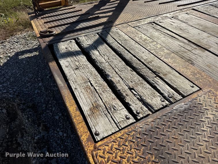 image for item DW6677 1998 Butler Trailer Mfg. B-3030-FD equipment trailer