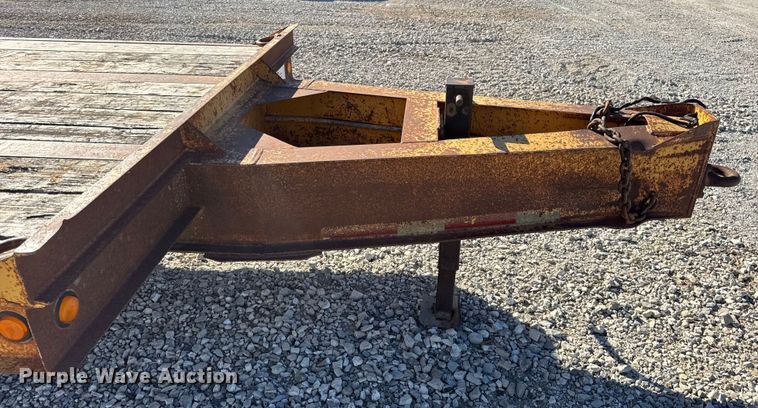 image for item DW6677 1998 Butler Trailer Mfg. B-3030-FD equipment trailer