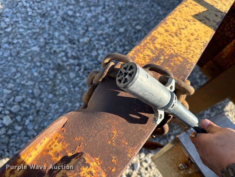 image for item DW6677 1998 Butler Trailer Mfg. B-3030-FD equipment trailer