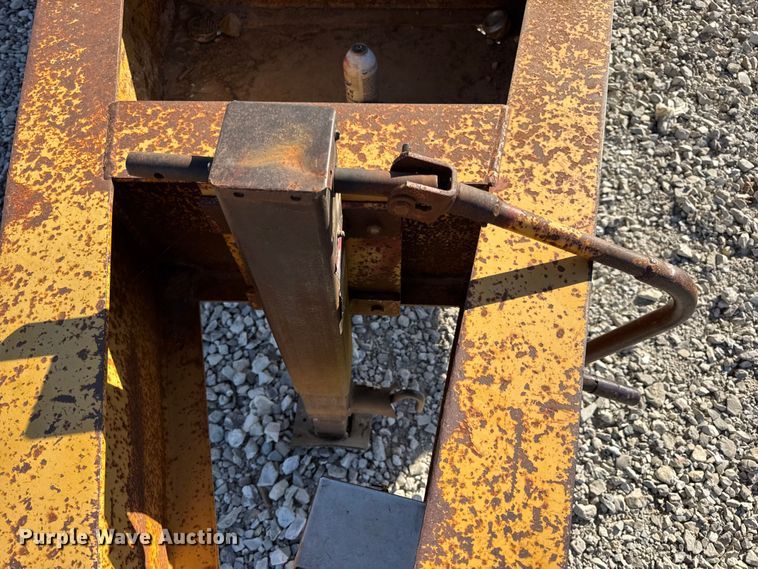 image for item DW6677 1998 Butler Trailer Mfg. B-3030-FD equipment trailer