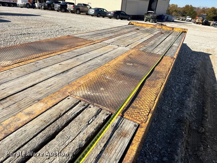 image for item DW6677 1998 Butler Trailer Mfg. B-3030-FD equipment trailer