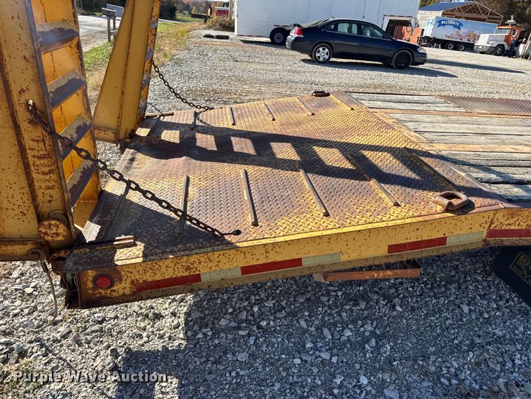 image for item DW6677 1998 Butler Trailer Mfg. B-3030-FD equipment trailer