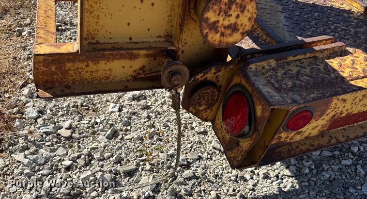 image for item DW6677 1998 Butler Trailer Mfg. B-3030-FD equipment trailer