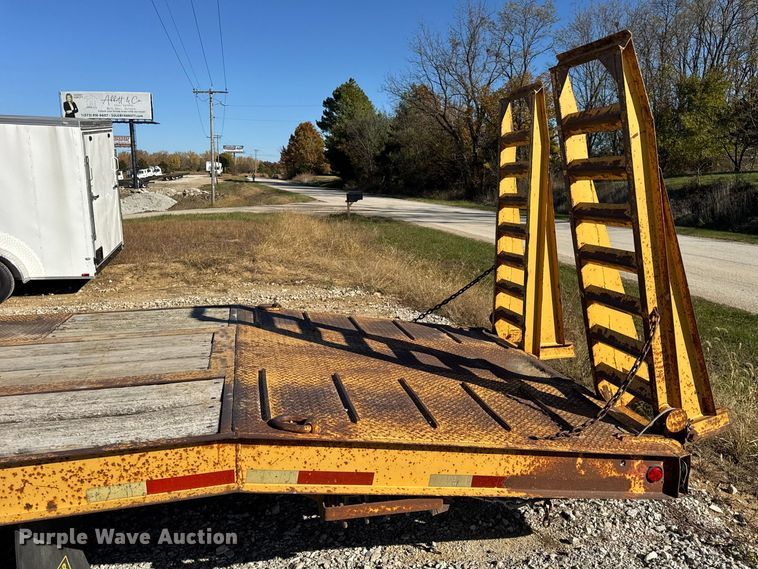 image for item DW6677 1998 Butler Trailer Mfg. B-3030-FD equipment trailer