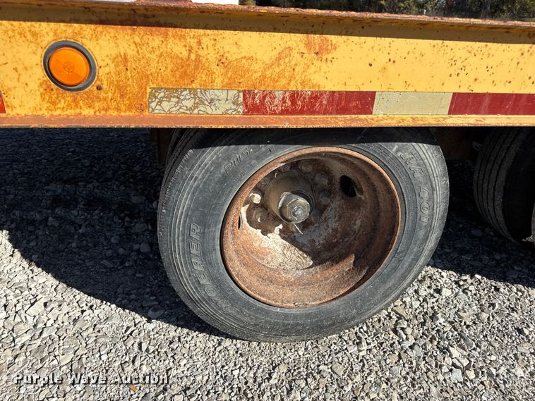 image for item DW6677 1998 Butler Trailer Mfg. B-3030-FD equipment trailer