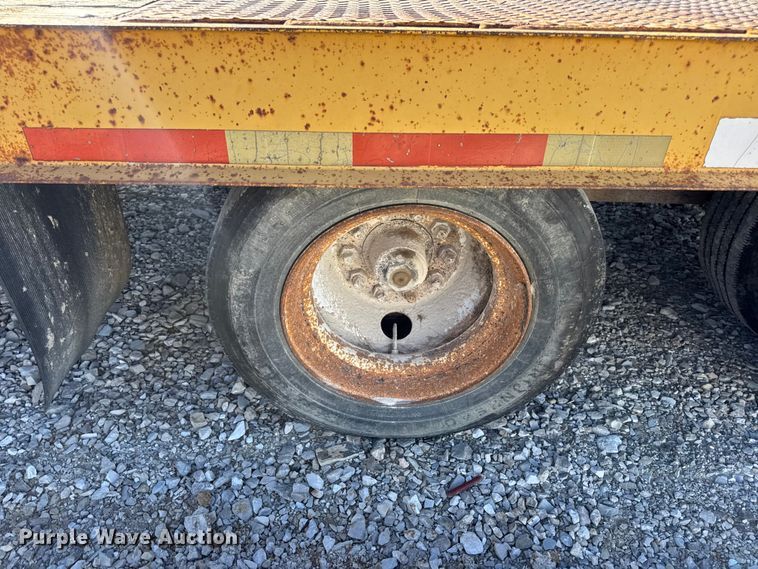 image for item DW6677 1998 Butler Trailer Mfg. B-3030-FD equipment trailer