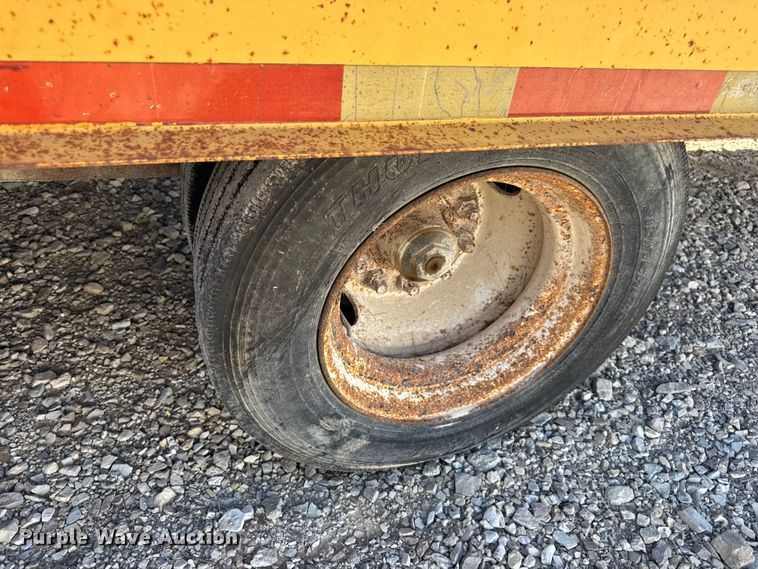 image for item DW6677 1998 Butler Trailer Mfg. B-3030-FD equipment trailer