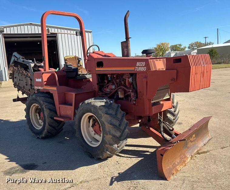 image for item DW6751 1999 Ditch Witch 8020T trencher